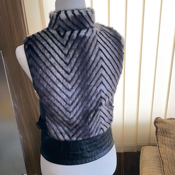 Guess Y2K fuzzy faux fur and vegan leather vest - Picture 5 of 7